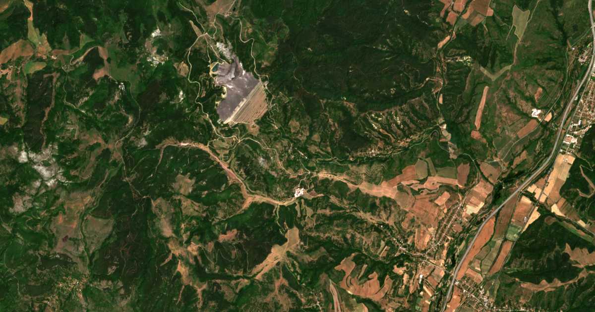 Δορυφορικός χάρτης: Καμενικ